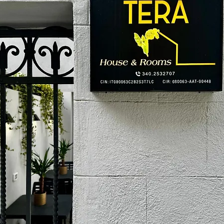 Tera House&rooms לינה וארוחת בוקר 4*