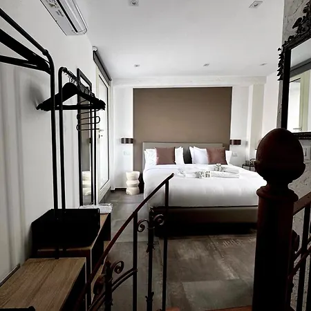 Tera House&rooms فندق مبيت وإفطار 4*