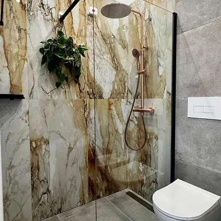 Tera House&rooms فندق مبيت وإفطار 4*