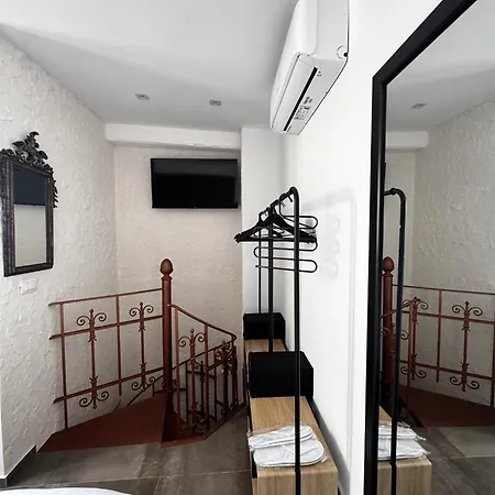 فندق مبيت وإفطار Tera House&rooms 4*